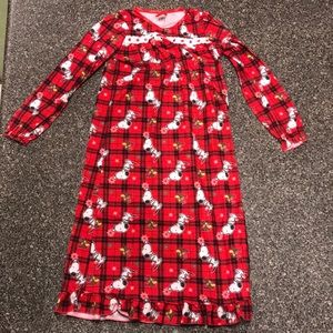 a snoopy night gown